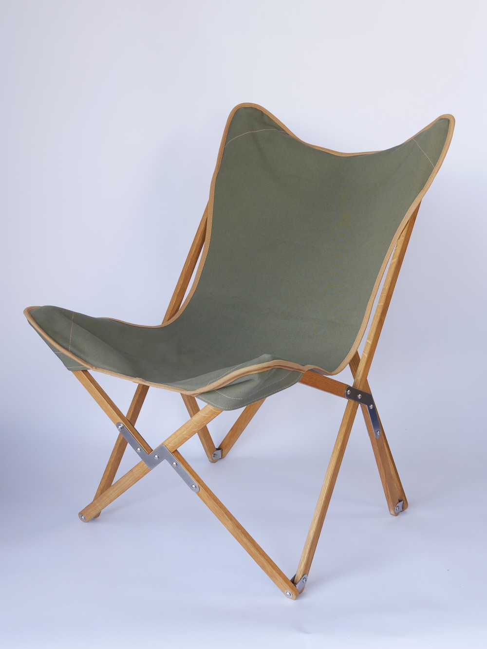 Kampierstuhl aus Eiche mit Sitzfläche Segeltuch olivgrün